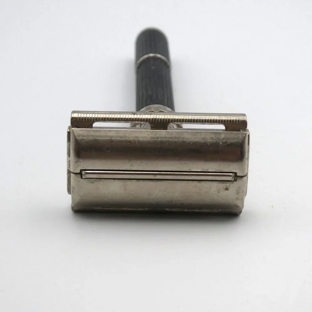Vintage 1970 Gillette P2 Black Beauty Super Adjustable 109 Safety Razor TTO